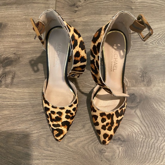 pointed toe heels - Picture 3 of 6